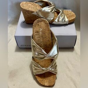 AEROSOLES Women's Metallic Wedge Sandals